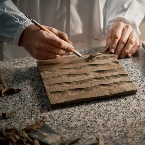 Elite Design Studio - 200x200mm Marca Corona - Terracreta Rilievo Chamotte