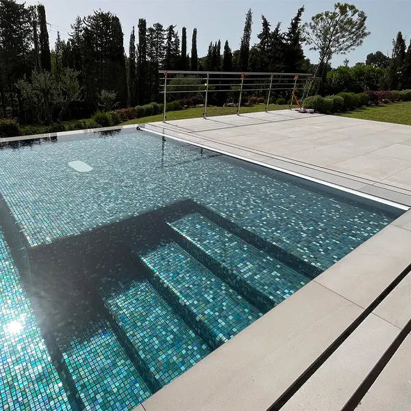Elite Design Studio - 312x495mm Ezarri Pool Mosaic - Cocktail Tomahawk 25mm Gloss