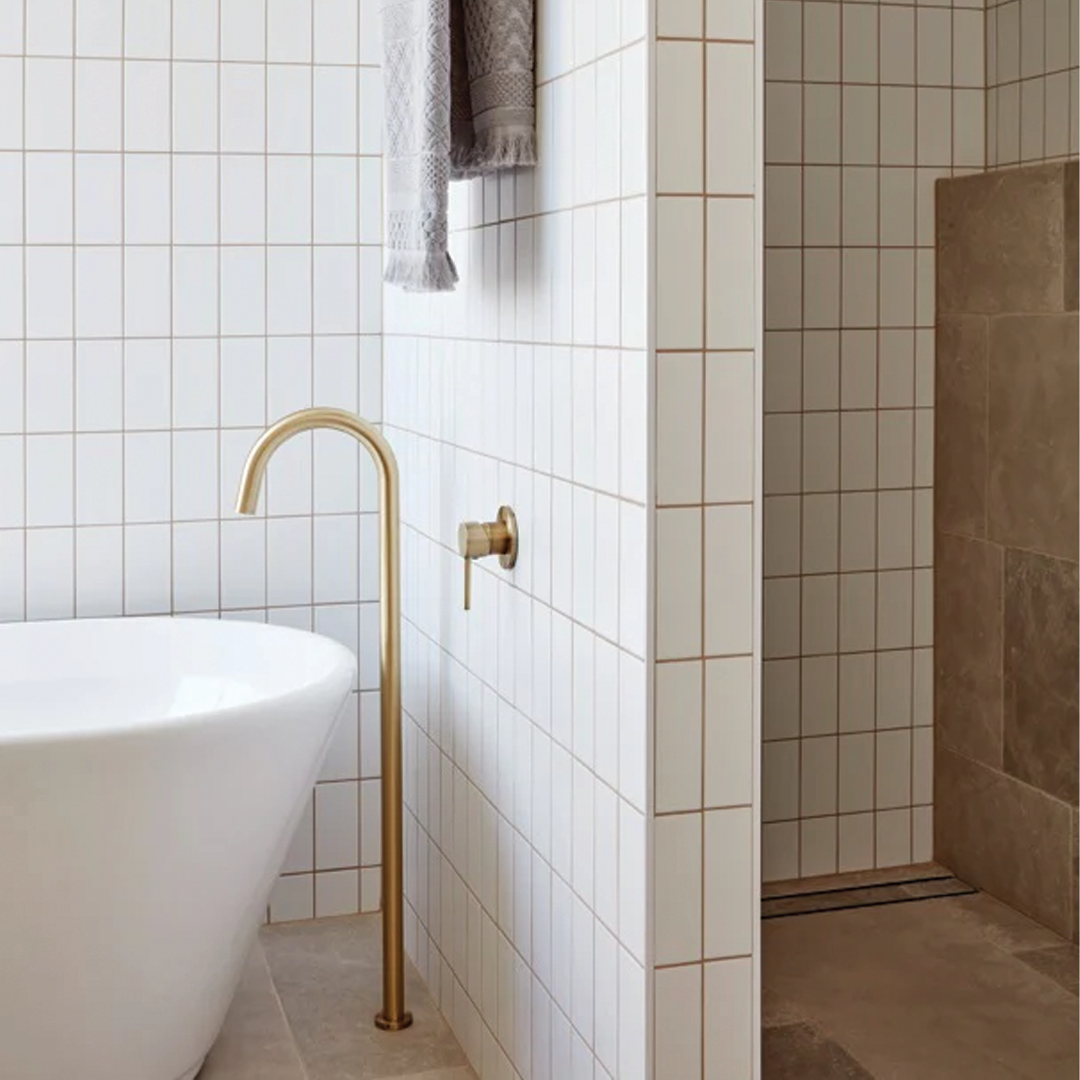 Meir - Round Freestanding Bath Spout (Tiger Bronze)
