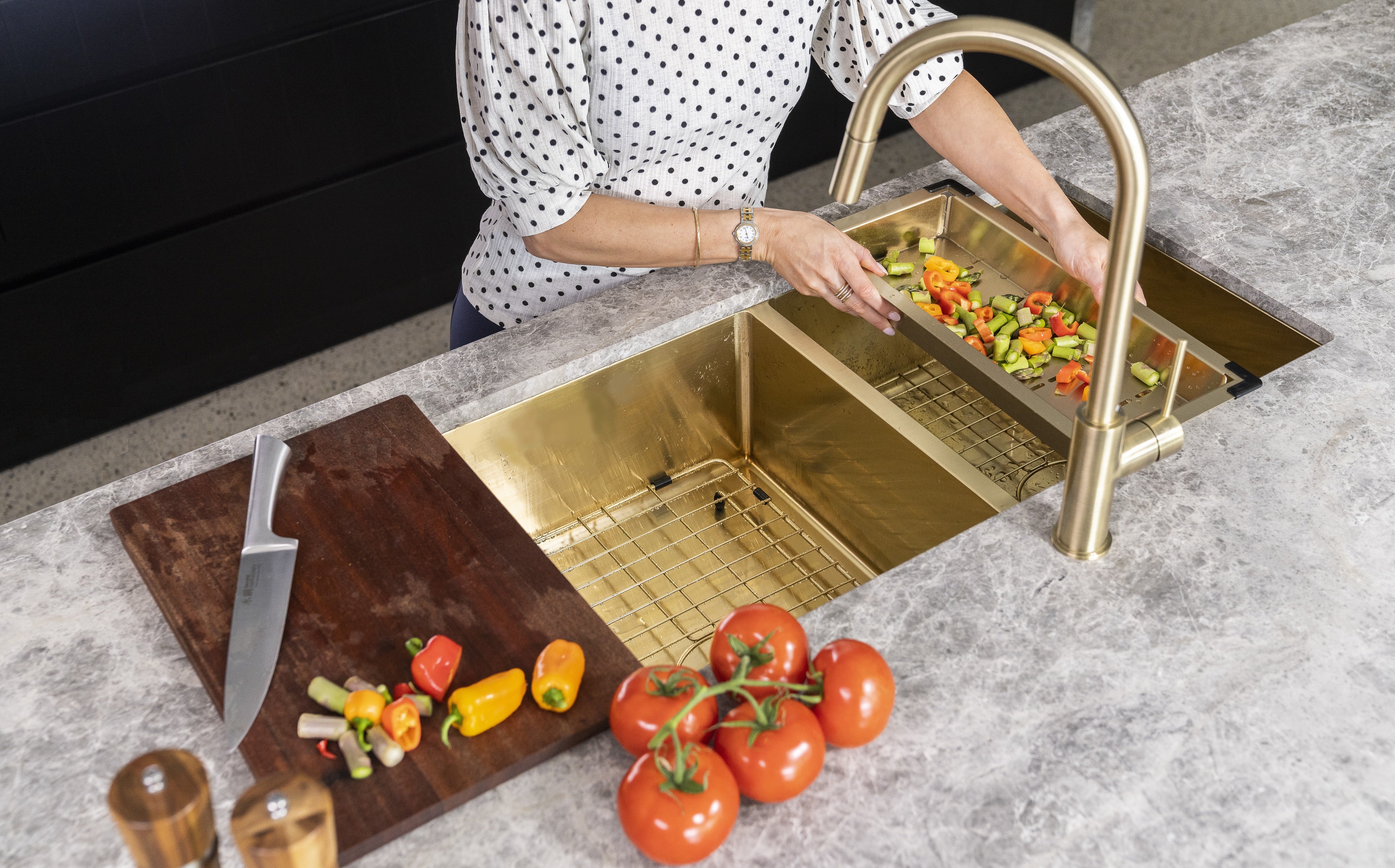 Meir Lavello Kitchen Sink Colander Tiger Bronze