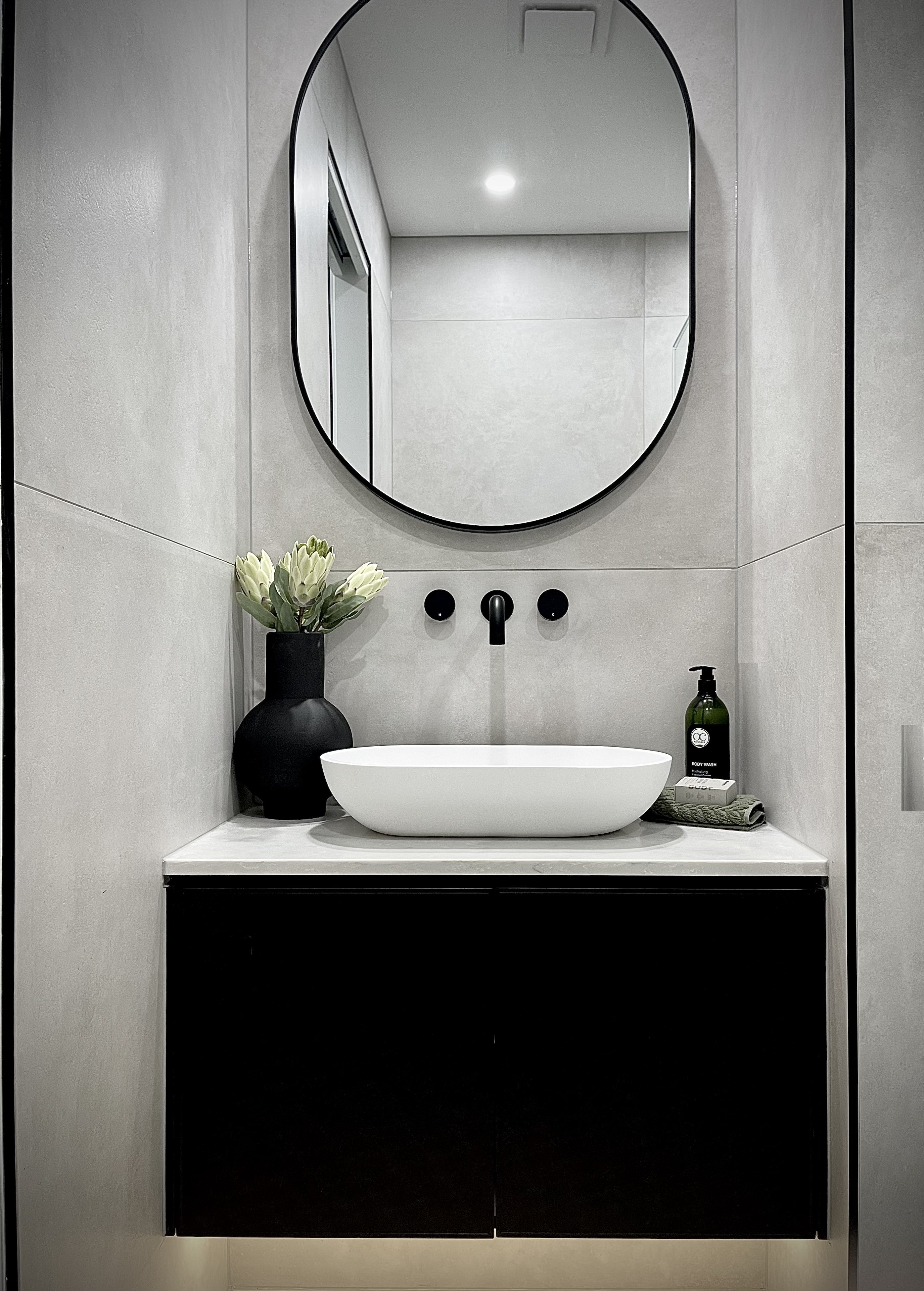 Meir Circular Wall Taps Matte Black