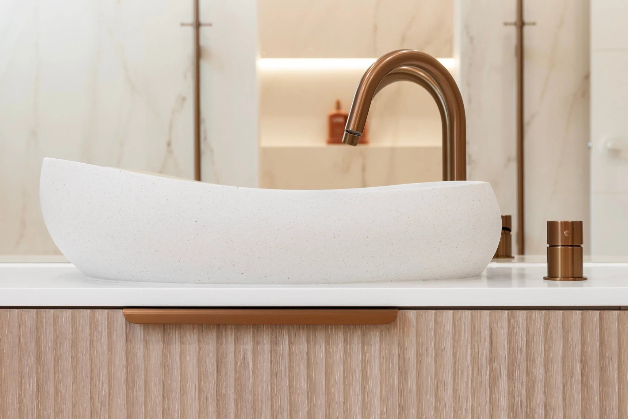 Meir Öppen Edge-Pull 300mm Cabinet Handle Lustre Bronze