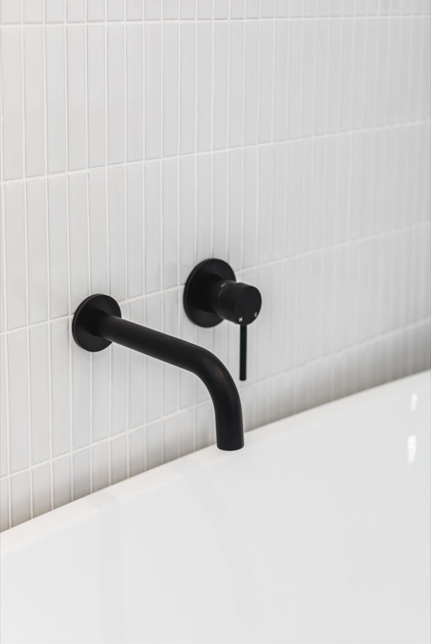 Meir Round Curved Spout Matte Black