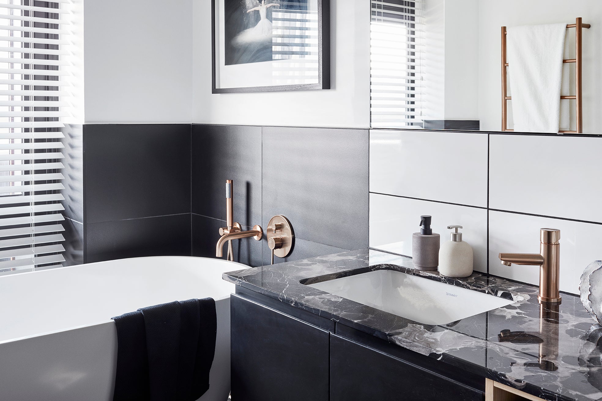 Meir Round Pinless Basin Mixer Champagne