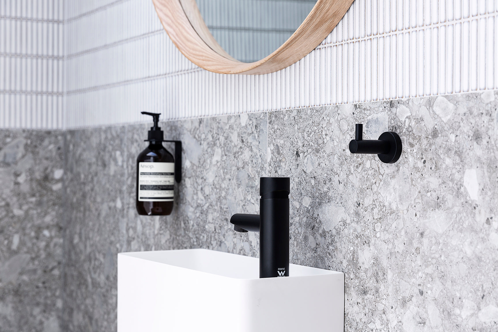 Meir Round Pinless Basin Mixer Matte Black