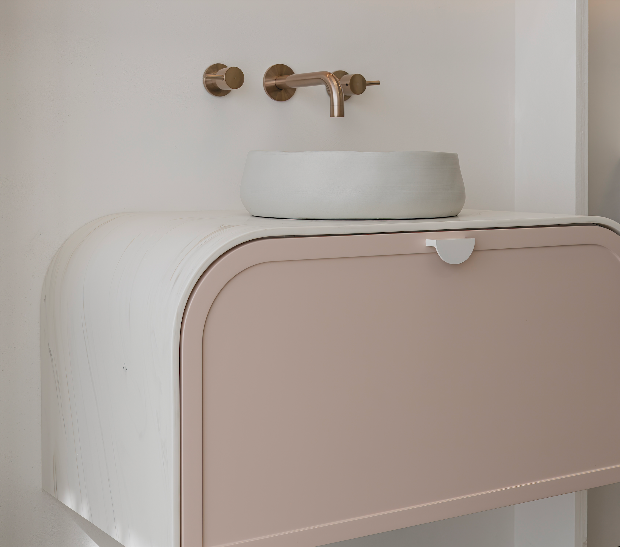 Meir Round Quarter Turn Wall Top Assemblies Champagne