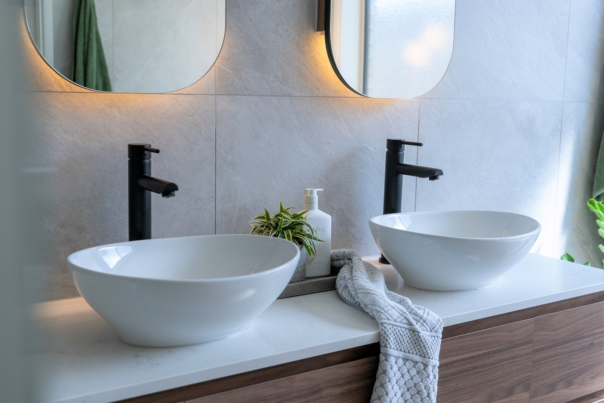 Meir Round Tall Basin Mixer Matte Black